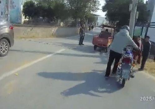 车祸现场吃瓜现象,围观背后的社会现象解析